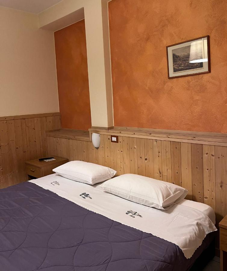 Albergo Baffo Chiuro エクステリア 写真