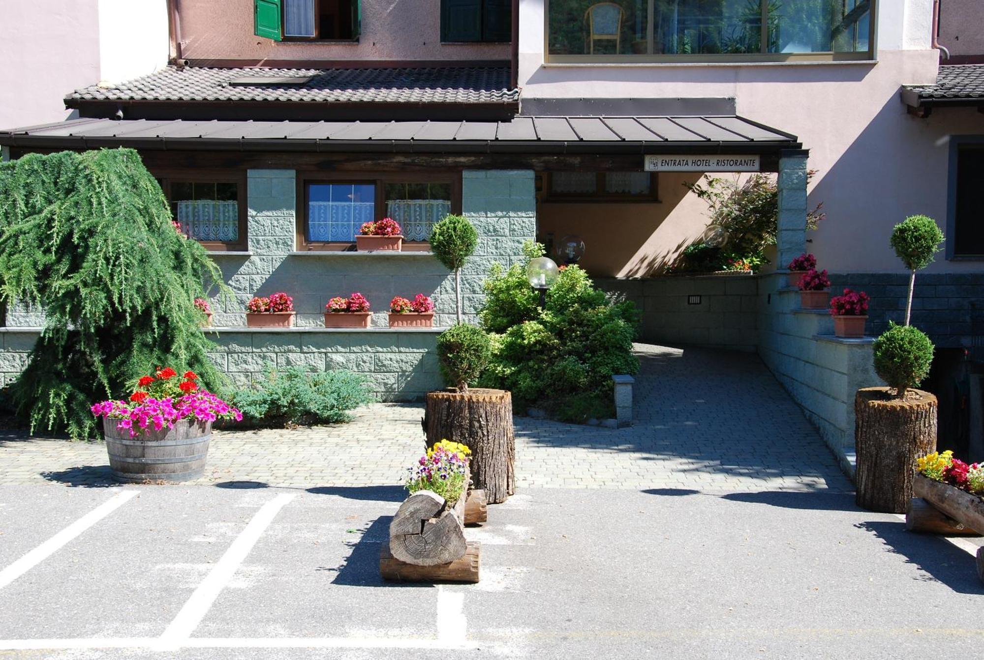 Albergo Baffo Chiuro エクステリア 写真